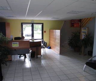 Bureau privé 12 m² 3 postes Coworking Avenue du Général de Gaulle Noyal-sur-Vilaine 35530 - photo 2